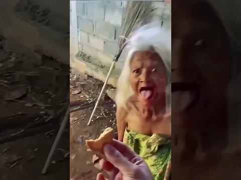 Grandma's cookie reaction is priceless! 🍪🫣 #funny #shorts #comedy