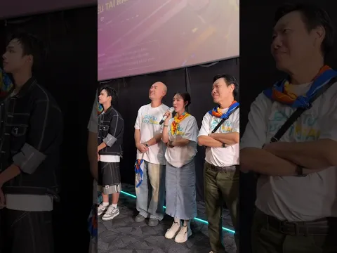 Ngoài đời khác trong phim lắm!