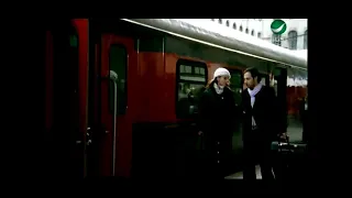 حتي وانت بعيد عليا لسه بتحلم بيك عنيه 