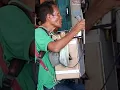 Download Lagu Demi mencari sesuap nasi,, seorang pengamen menyanyi lagu.