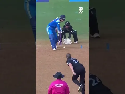 Raising the bat has become a habit for Smriti Mandhana 🙌