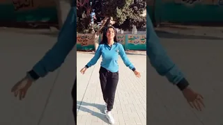 رقص في المدرسه 