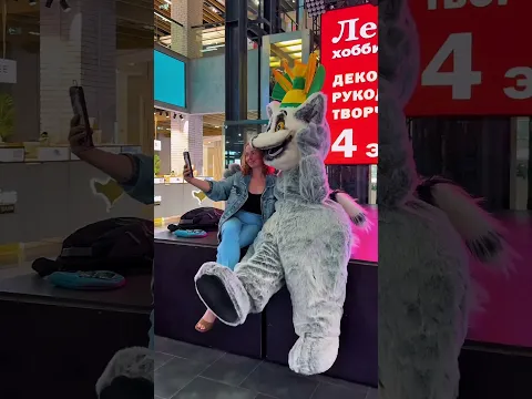 King Julian came to the shopping center and stole all the attention👀 carnival-mascot.com #mascot