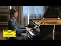Download Lagu Seong-Jin Cho - Ravel: Sonatine, M. 40: I. Modéré (Official Music Video)