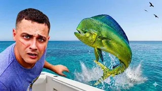 5 Days Surviving at Sea with Giant Sea Monsters…