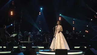 كارمن سليمان   تصدق ولا احلفلك من حفلة الرياض  تصوير من داخل المسرح دندنها