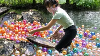 🎁💎 Beneath the river, the giant mussel hides a glowing pearl waiting for brave explorers to find it