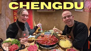 中国成都必做的两件事：刺激的四川火锅