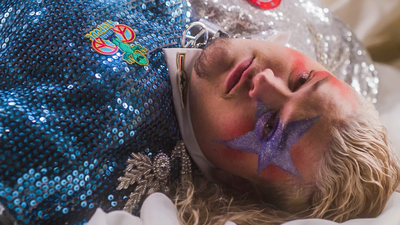 TALK - Run Away to Mars (Official Video) TALK - Run Away to Mars (Official Video)