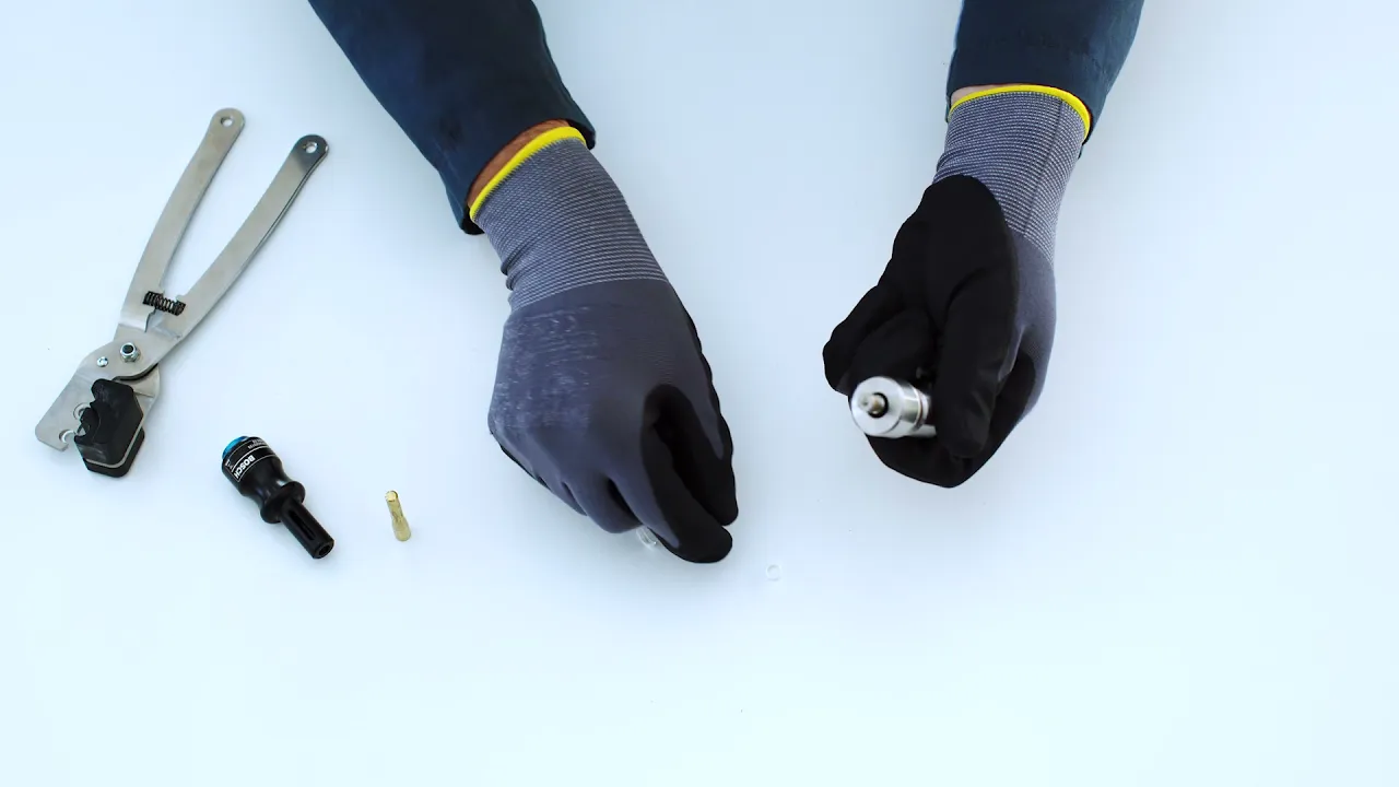 EN | Bosch GDI high pressure injection valve: Removing and installing tutorial