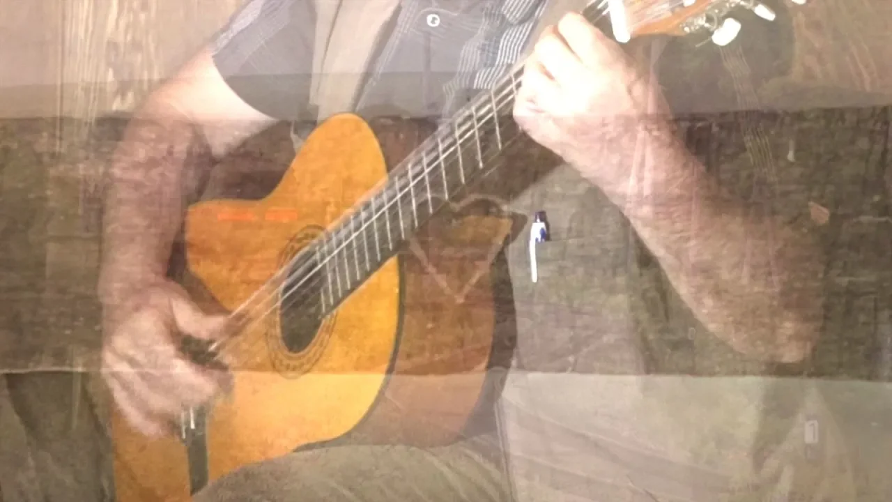 ზაზა ნანობაშვილი -- სადგურ-სადგურ დავდივარ და...