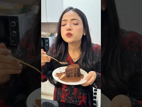 The most easy & best moist chocolate cake i have ever made 💕check comment for measurements.