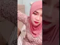 Download Lagu Hijab van een geile moeder die heet danst