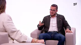 لقاء محمد حمودة في برنامج على بياض مع زينب تربح الجزء الثاني 