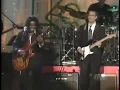 Lagu Tracy Chapman and Eric Clapton - Give Me One Reason (Live 1999)