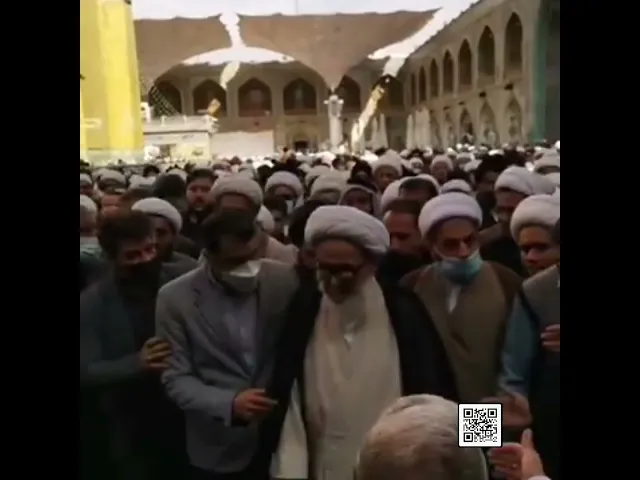 ⁣المرجع الفياض دام ظله يصلي على جثمان آية الله السيد رضي الدين الشيرازي (ره)