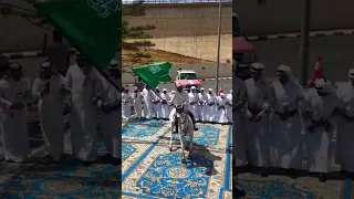 مرحبا في موطن مثل السحابه يمطر أمجاد ويبادلك التحيه المكارم والسيادة والمهابه 