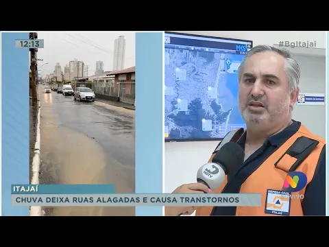 Fortes chuvas deixam ruas alagadas em Itajaí e causam transtornos