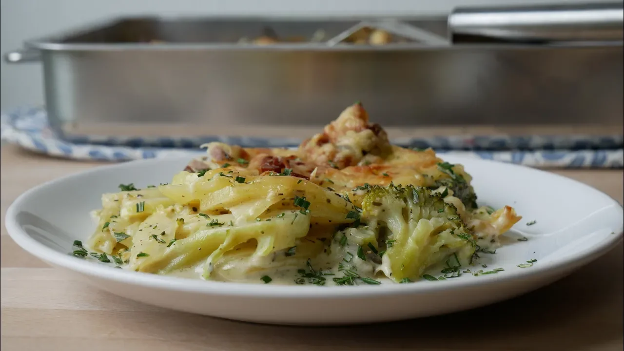 
          
          
          
            
            Kartoffel Brokkoli Auflauf mit Speck (Rezept) || Potato Broccoli Bake with Bacon Bits(Recipe)
          
        . 