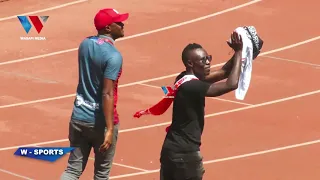 OKWI ATINGA SIMBA DAY KIBABE AVAA JEZI YA MNYAMA MASHABIKI WAMPOKEA KIBINGWA 