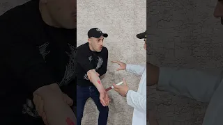 كلب يعض صاحبه اكبر ابره دكتور 