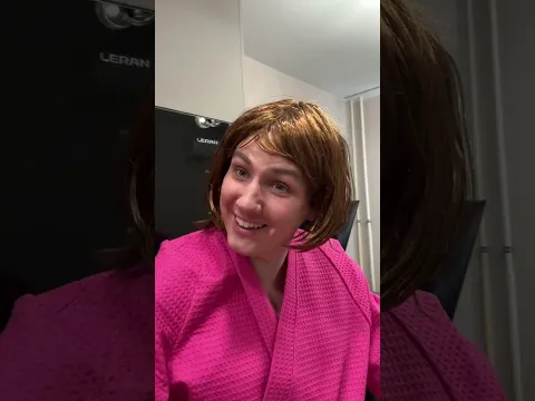 Пришёл из школы 😀