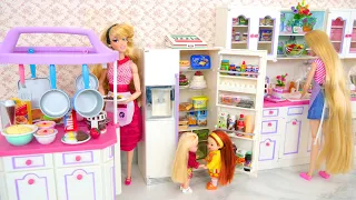 Fantastische Puppenküche voller Satz - Kühlschrank mit Licht auf und macht Eis + Puppen Kücheninsel