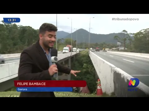 Garuva caminhão despenca de ponte e operação de resgate é montada para salvar motorista