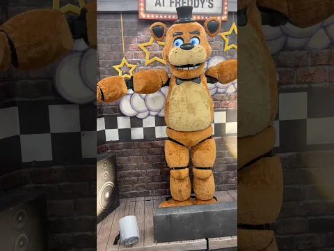 Freddy Fazbear Animatronic Epic Fail. π€£ππ€¦ββοΈ #freddyfazbear