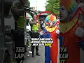 Download Lagu 🎭 Polwan Gagah Berani! Tangkap Badut Diduga Penculik Anak di Tengah Keramaian!#shorts #viral #fyp