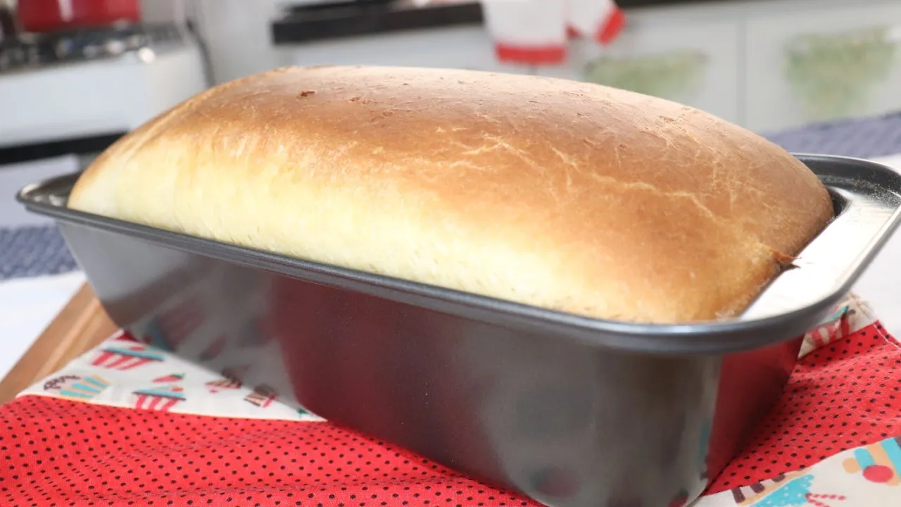 PÃO CASEIRO DE LIQUIDIFICADOR QUE RENDE MUITO - SEM SOVAR. 