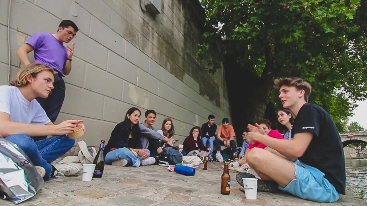 I Hung Out With Strangers in Paris... (The Loneliest City In The World)