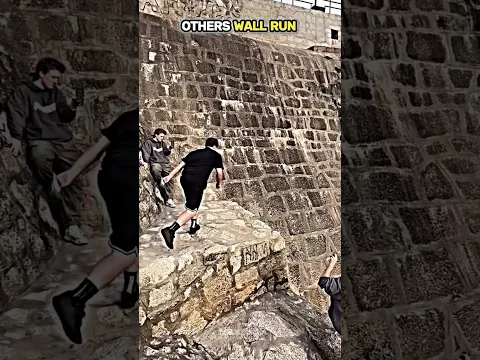 Normal vs skilled wallrun 💀