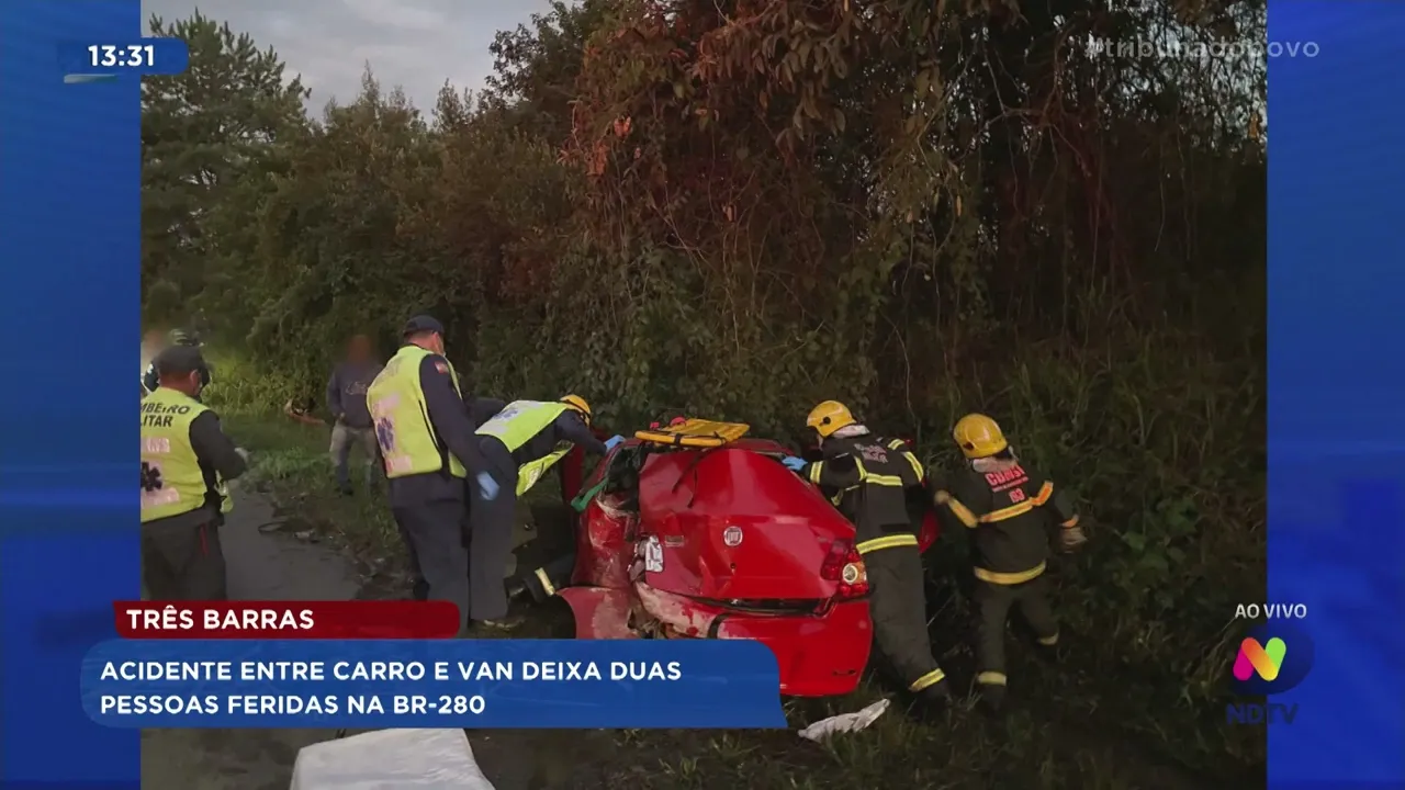 Três Barras: acidente entre carro e van deixa duas pessoas feridas na BR-280