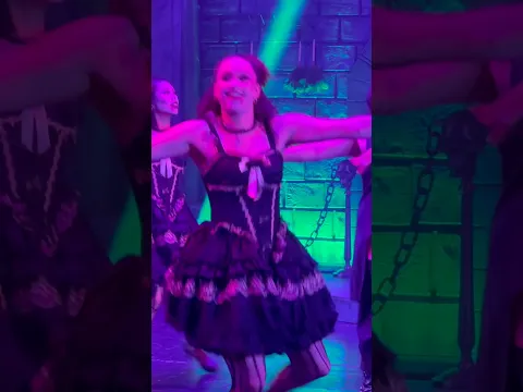 Shout out to the dancers in Margo Rita’s Monster Ball! #sixflagsfrightfest #magicmountain #sixflags
