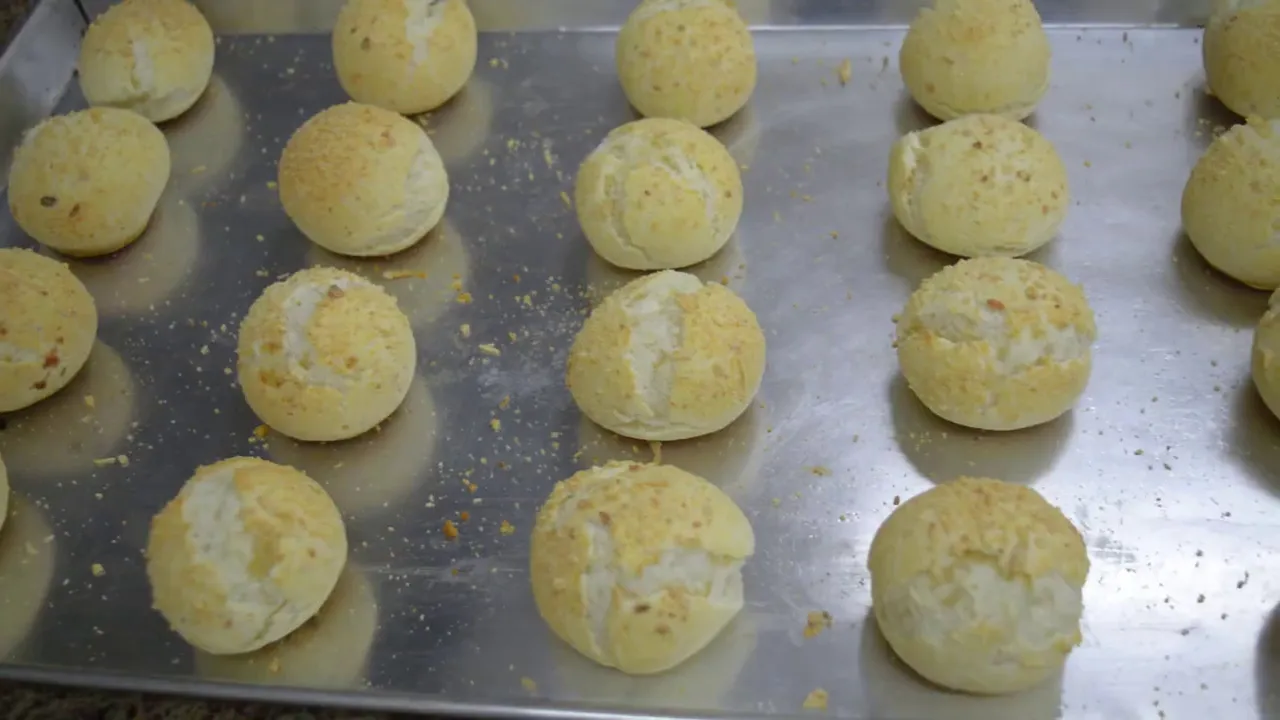 PÃO DE QUEIJO, A MELHOR RECEITA! | Mohamad Hindi | #FiqueemCasa e Cozinhe #Comigo. 