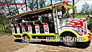 Download crossing the road to Sigandu- Ujungnegoro beach with a tourist train MP3