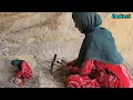 Download Lagu Leila, a nomadic woman, escapes from her addicted husband and lives in the mountains