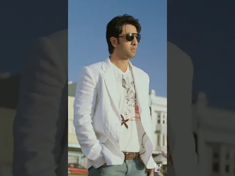 Falling in #love feels EXACTLY like this 👀 | #BachnaAeHaseeno | #RanbirKapoor | #Dialogue