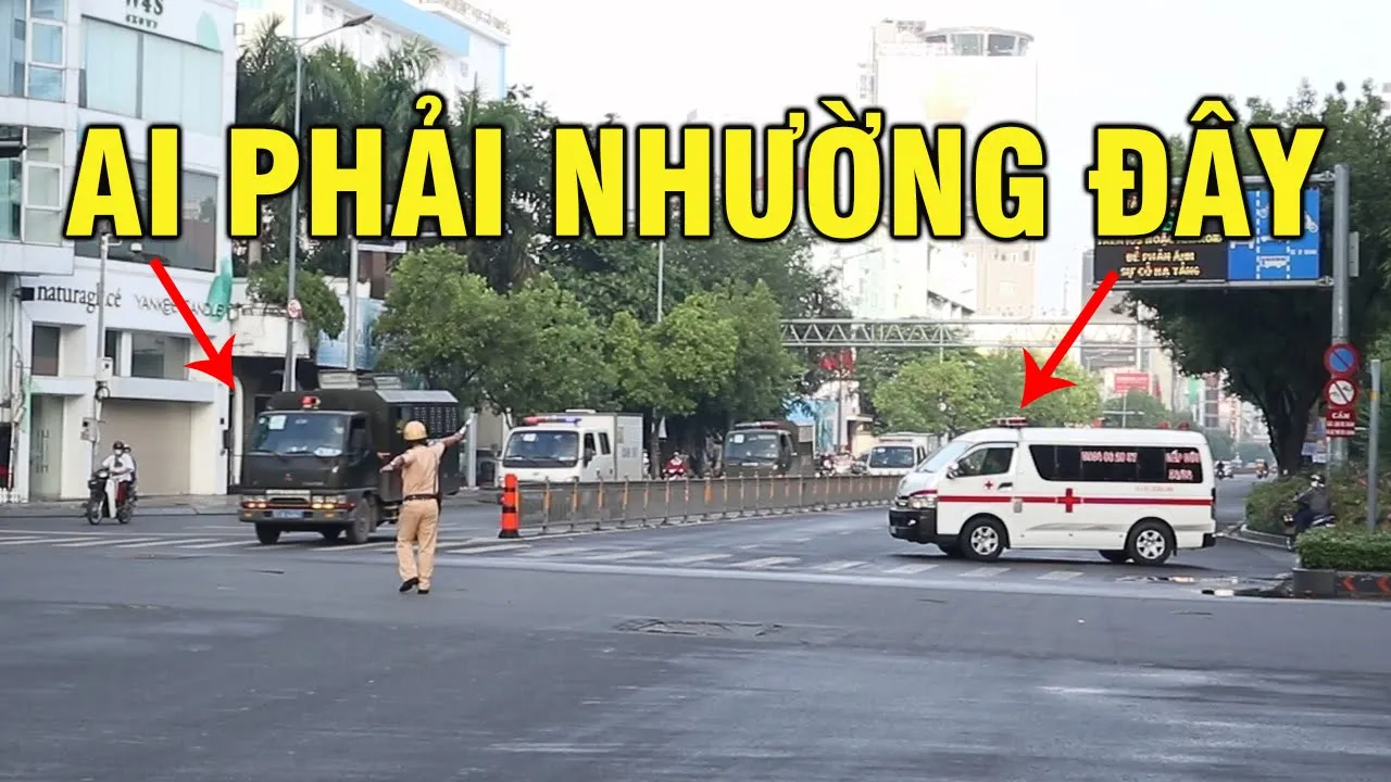 [Tranh cãi] xe cứu thương và đoàn xe tù (CSGT hộ tống) gặp nhau ai sẽ nhường đường?