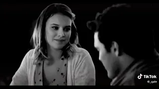 تيجي نقسم القمر انا نص وانتي نص 