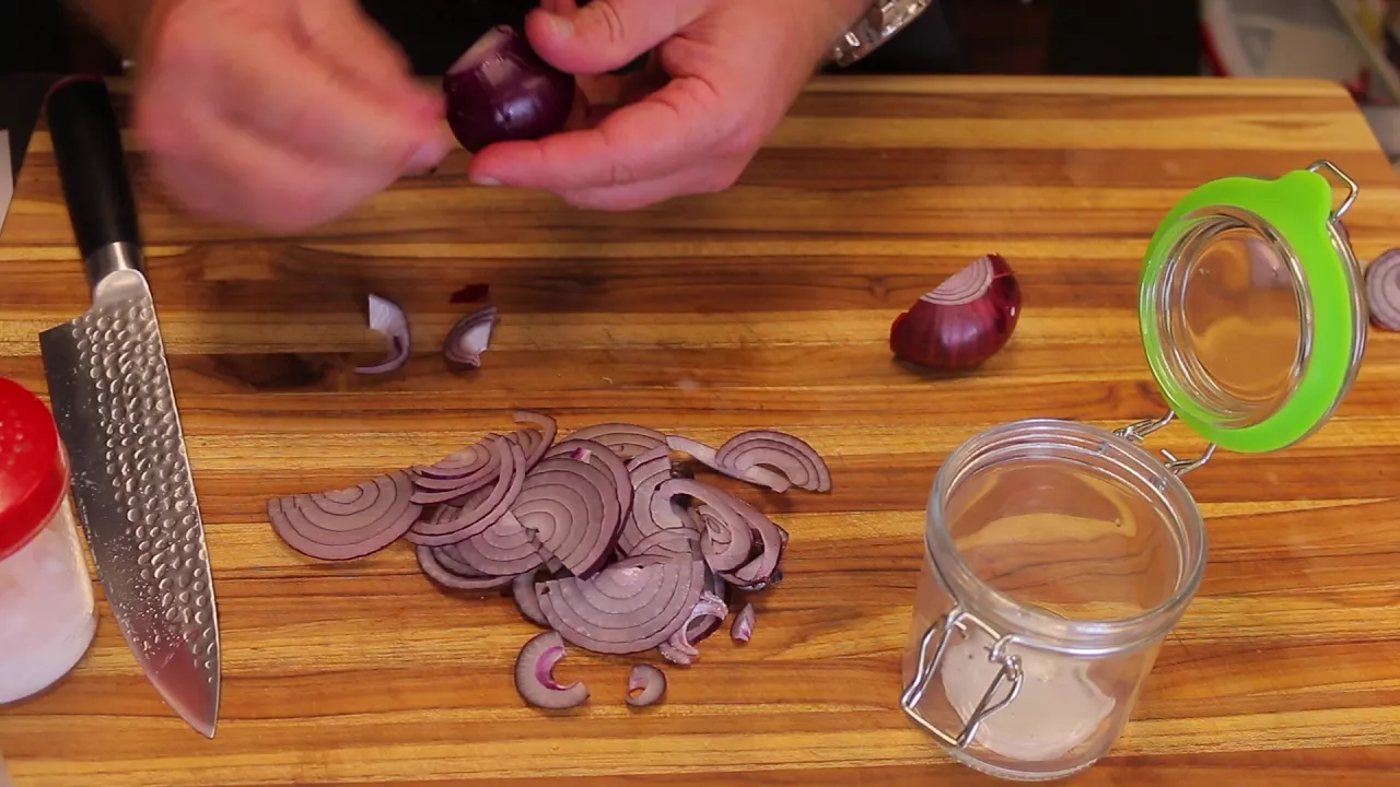 Pickled Onions Recipe - preserving - sea salt and vinegar brine - easy recipes - healthy recipe