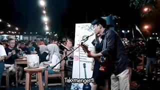 DENGAN CARAKU - ARSY WIDIANTO BRISIA JODIE (LIRIK) LIVE AKUSTIK COVER BY TRISUAKA FT NABILA SUAKA