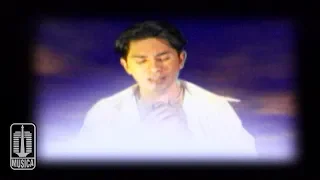 Ronnie Sianturi - Melangkah Diatas Awan (Official Music Video)