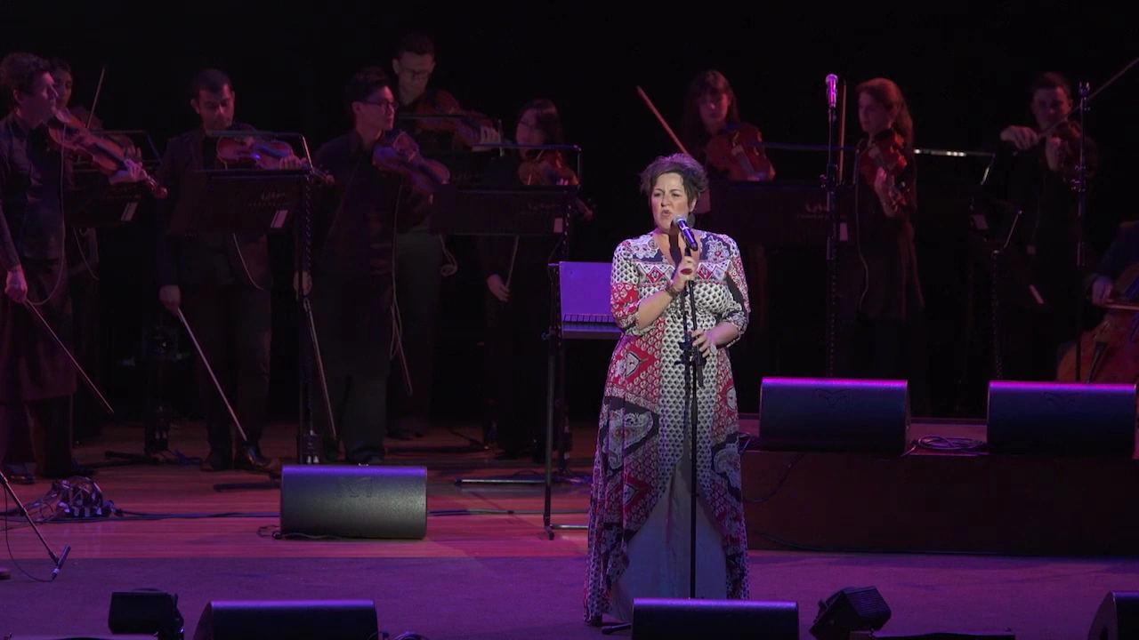 Queenie van de Zandt singing 'Both Sides Now" at the Goodbye Ruby Tuesday Concert