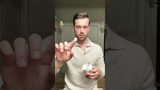 Creating the classic gentlemen s hairstyle