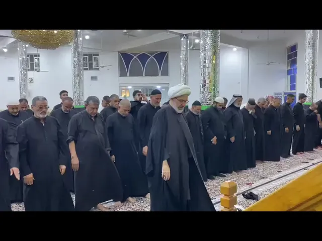⁣الدكتور الشيخ إبراهيم العاملي يأم صلاة الجماعة