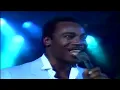 Download Lagu George Benson - Kisses In The Moonlight