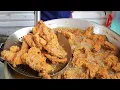 Download Lagu The Famous FRIED CHICKEN in MANILA | SOLD OUT Everyday | FILIPINO STREET FOOD