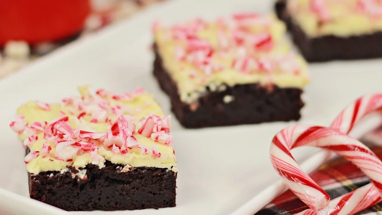 (GIVEAWAY) Peppermint White Chocolate Brownie - Christmas - Recipe By ZaTaYaYummy